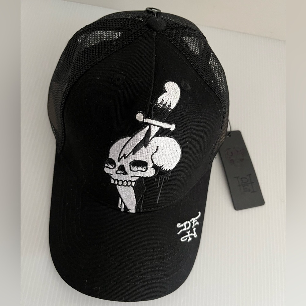ED HARDY Embellished w/scull embroidery hat